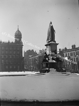 STATUE OF QUEEN VICTORIA DONEGALL SQUARE